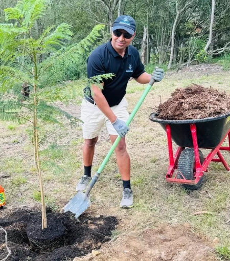 Founder of Wisdom Tree International Foundation planted Foundation Tree