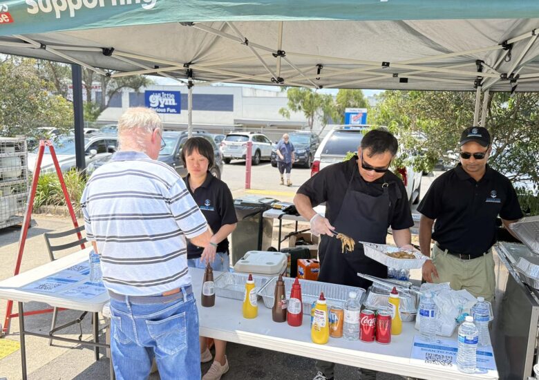 Sausage Sizzle Fundraiser at Bunnings